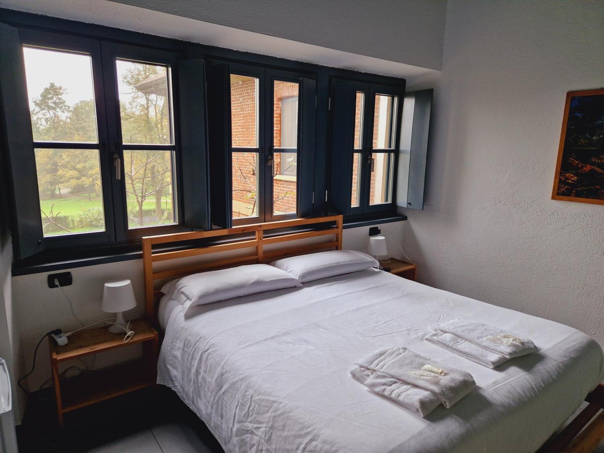 B&B E Ostello, Parco Di Monza, Cascina Costa Alta Eksteriør billede