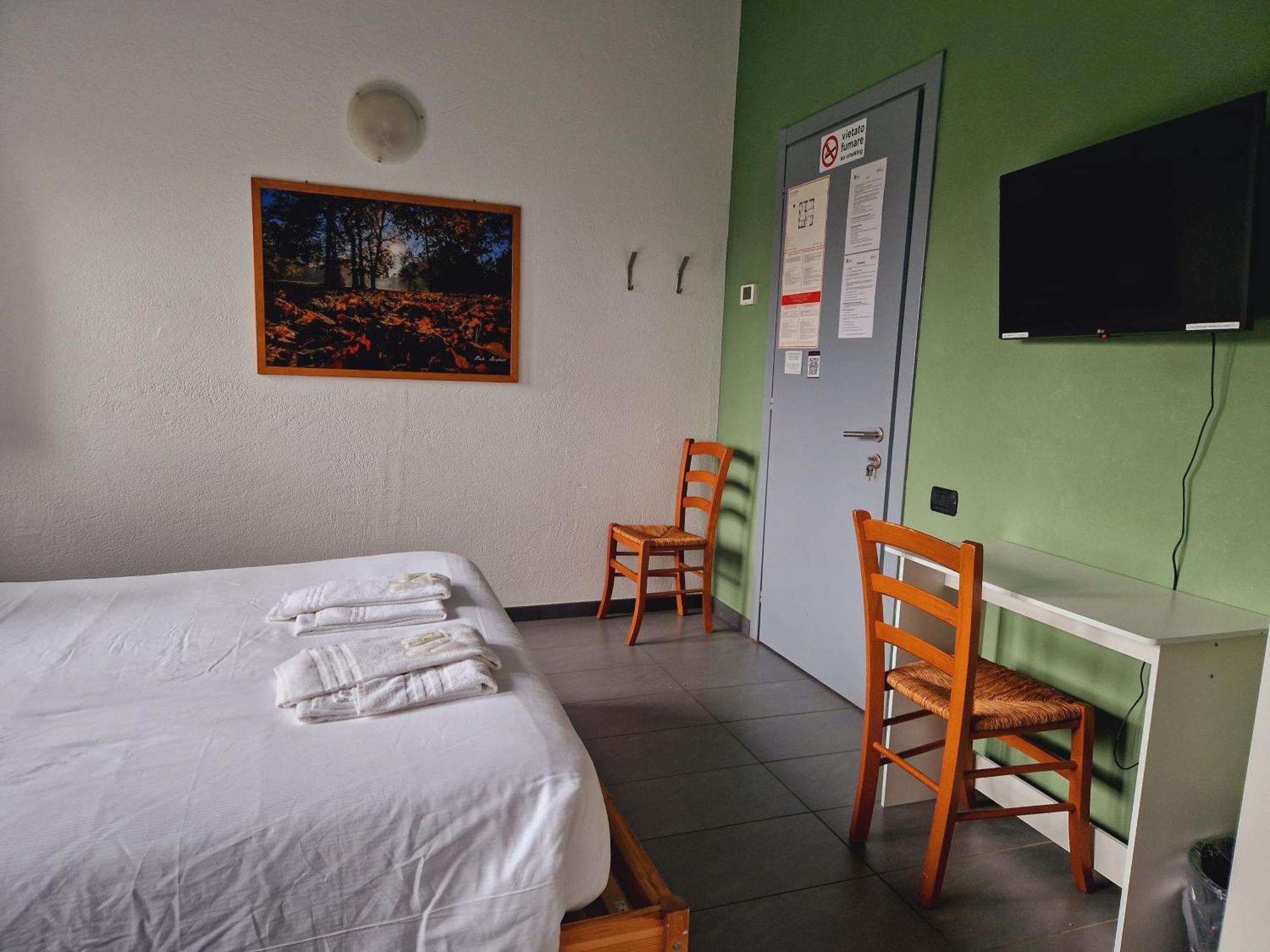 B&B E Ostello, Parco Di Monza, Cascina Costa Alta Eksteriør billede
